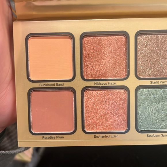 Violet Voss Pretty in Paradise - Picture 4 of 11